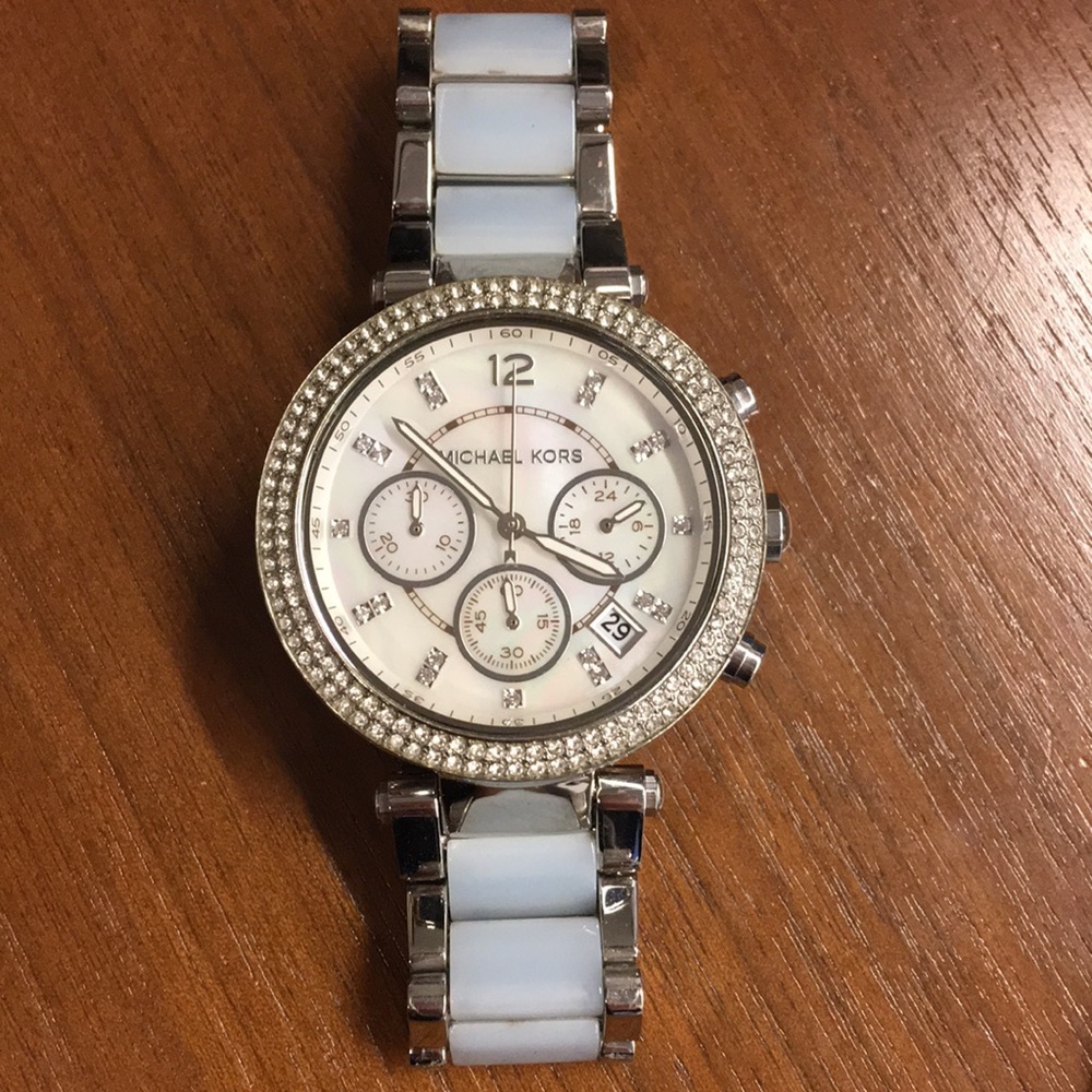 Michael Kors watch! Diamond stones inside &outside